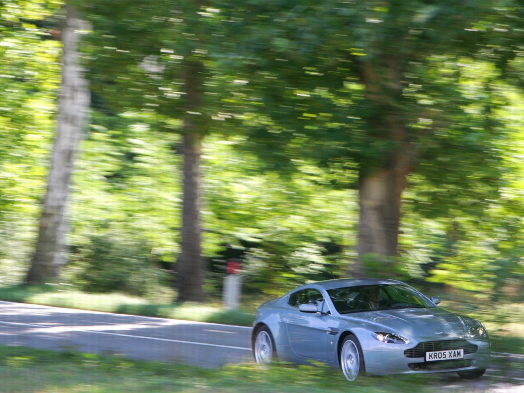 aston martin amv8 vantage